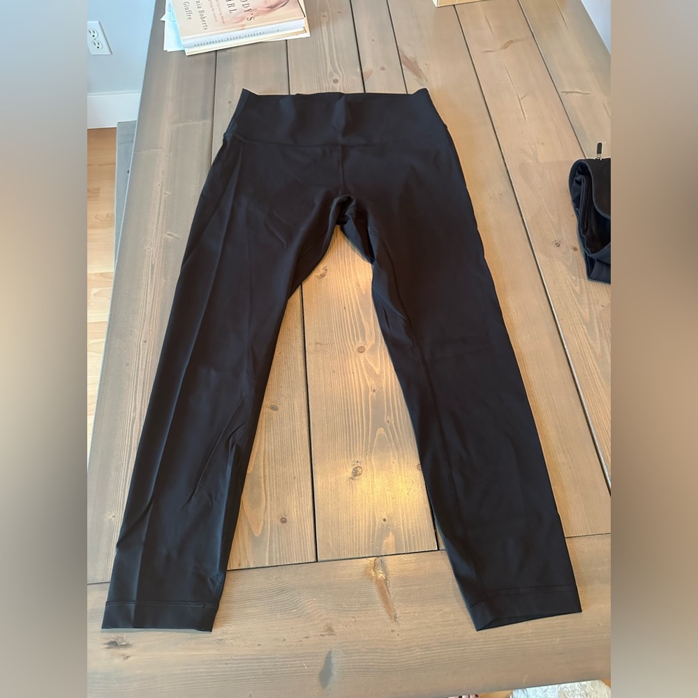 Lululemon black Wunder Unders - size 10